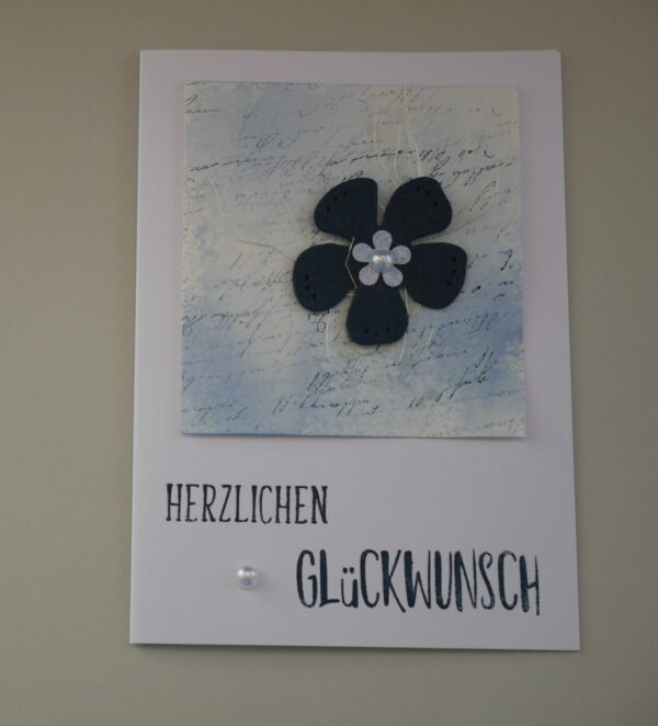 Herzlichen Glückwunsch "Blume blau"